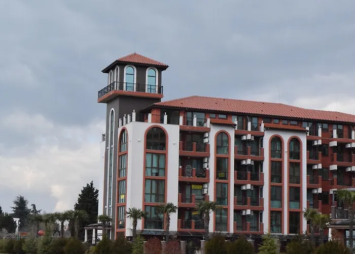 아파트호텔 Chateau Del Marina Complex 네세부르