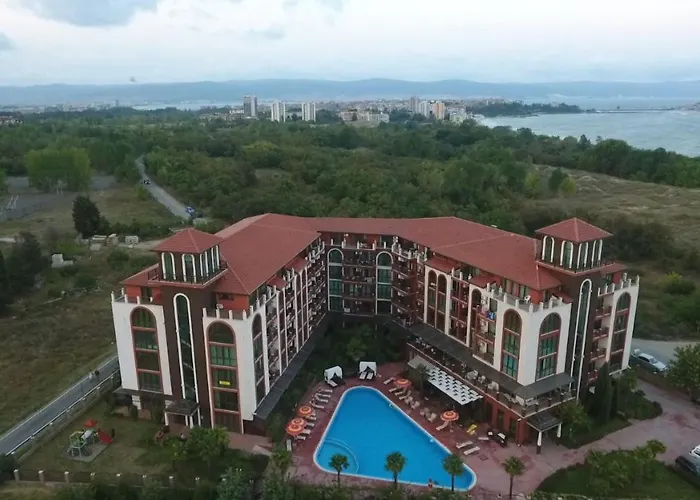 아파트호텔 Chateau Del Marina Complex 네세부르