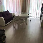 Chateau Del Marina Complex شقة فندقية نيسيبار