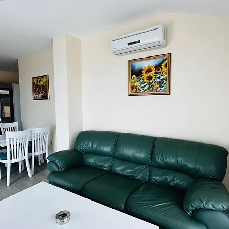 Chateau Del Marina Complex