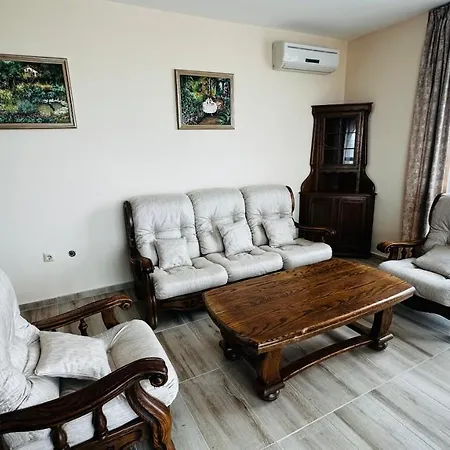 מלון דירות Chateau Del Marina Complex