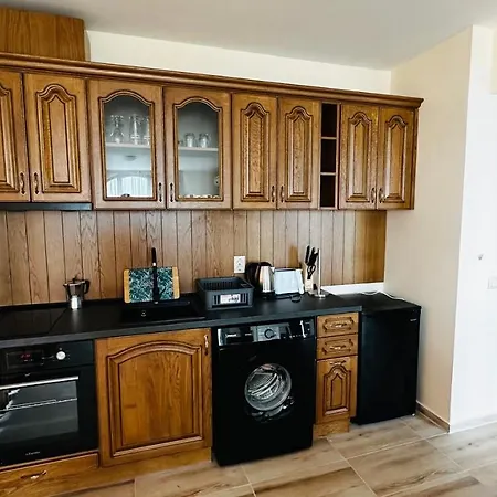 מלון דירות Chateau Del Marina Complex