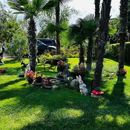 Chateau Del Marina Complex נסבר