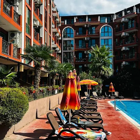 מלון דירות Chateau Del Marina Complex