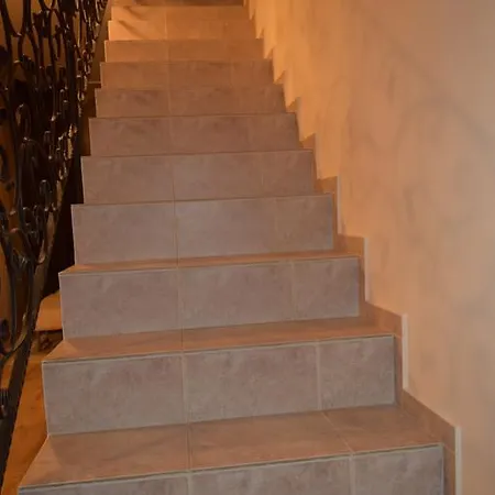 מלון דירות Chateau Del Marina Complex 4*