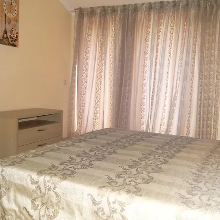 Chateau Del Marina Complex מלון דירות נסבר