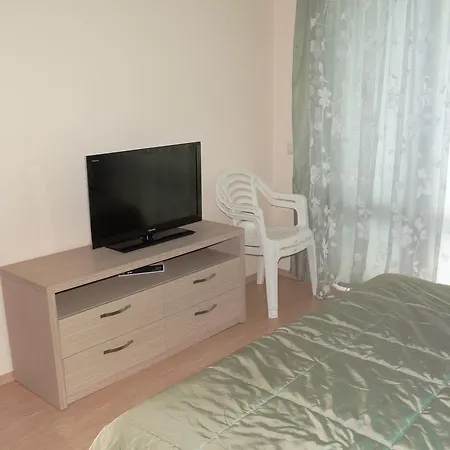 Chateau Del Marina Complex