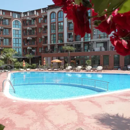 Chateau Del Marina Complex מלון דירות 4*