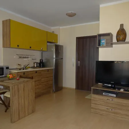 Apartahotel Chateau Del Marina Complex