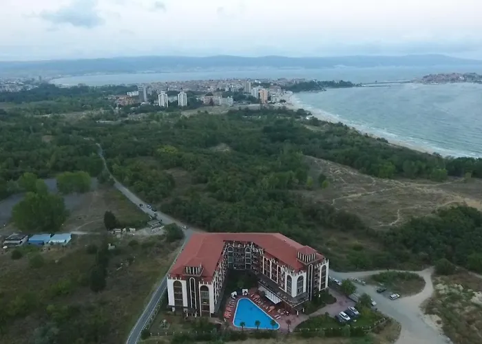 Aparthotel Chateau Del Marina Complex 4*