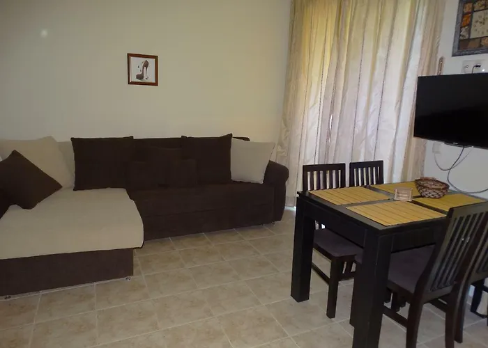 Aparthotel Chateau Del Marina Complex 4*