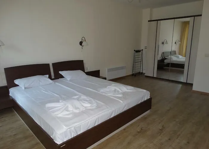 Aparthotel Chateau Del Marina Complex